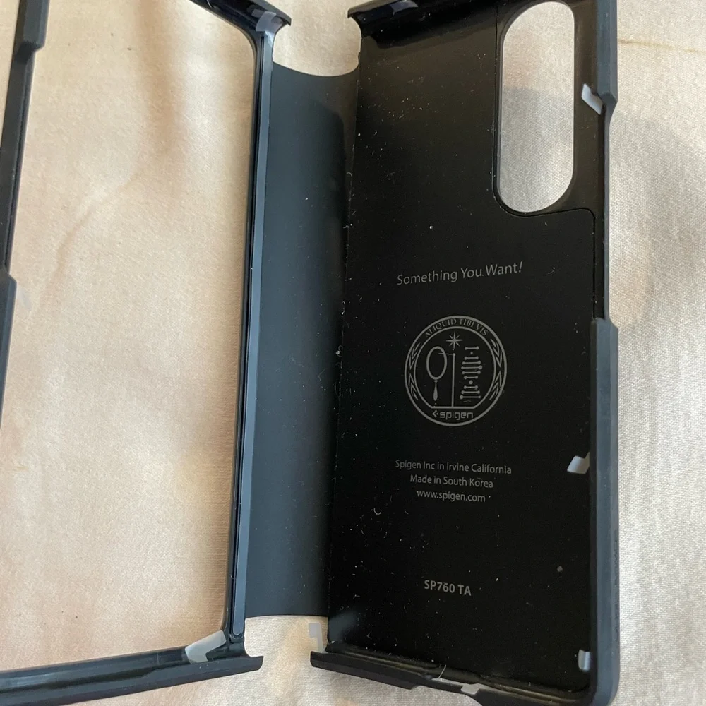Samsung 5G Dummy phone with cases